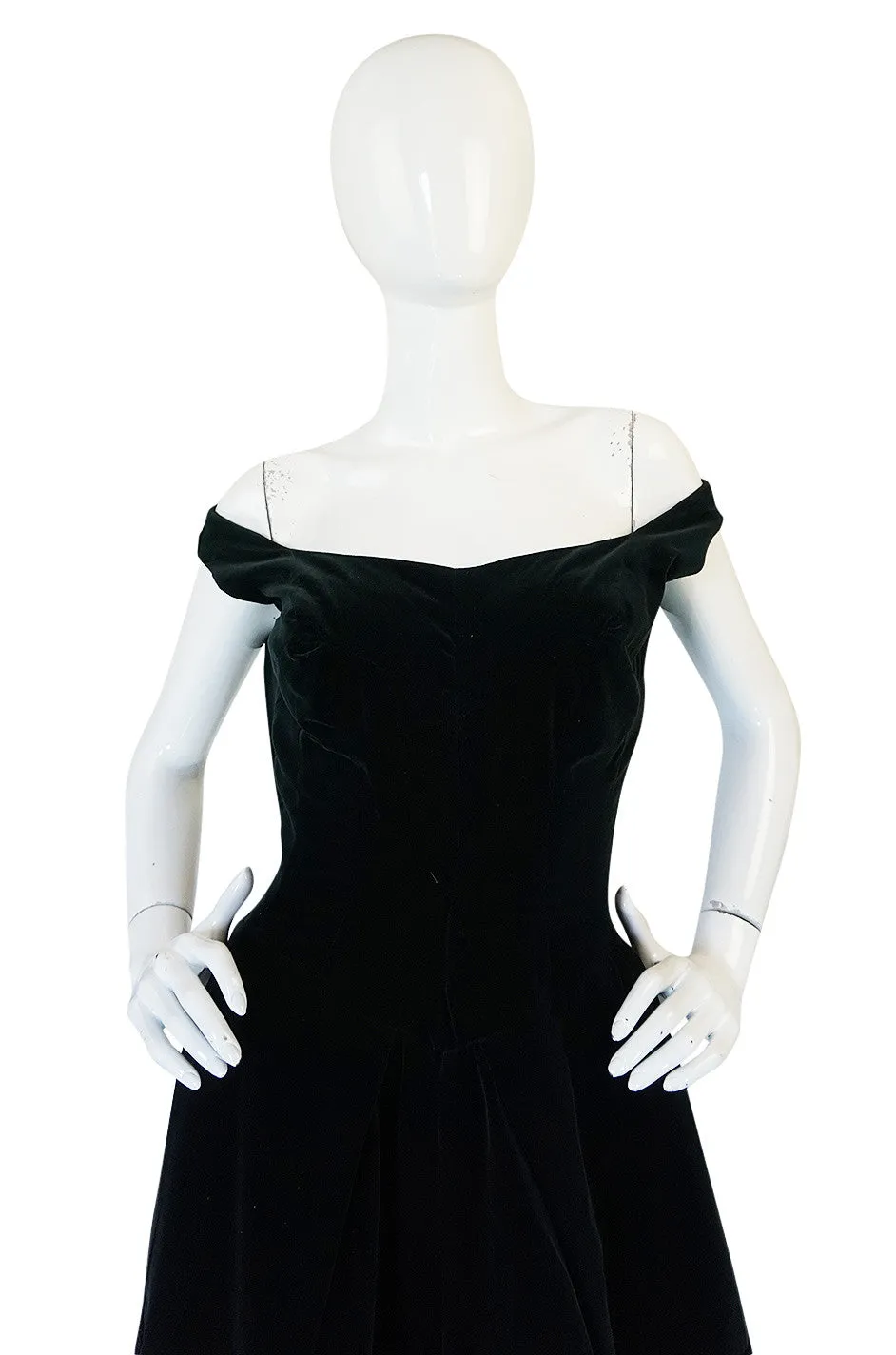 1950s Demi-Couture Level Nazareth Velvet Applique Dress