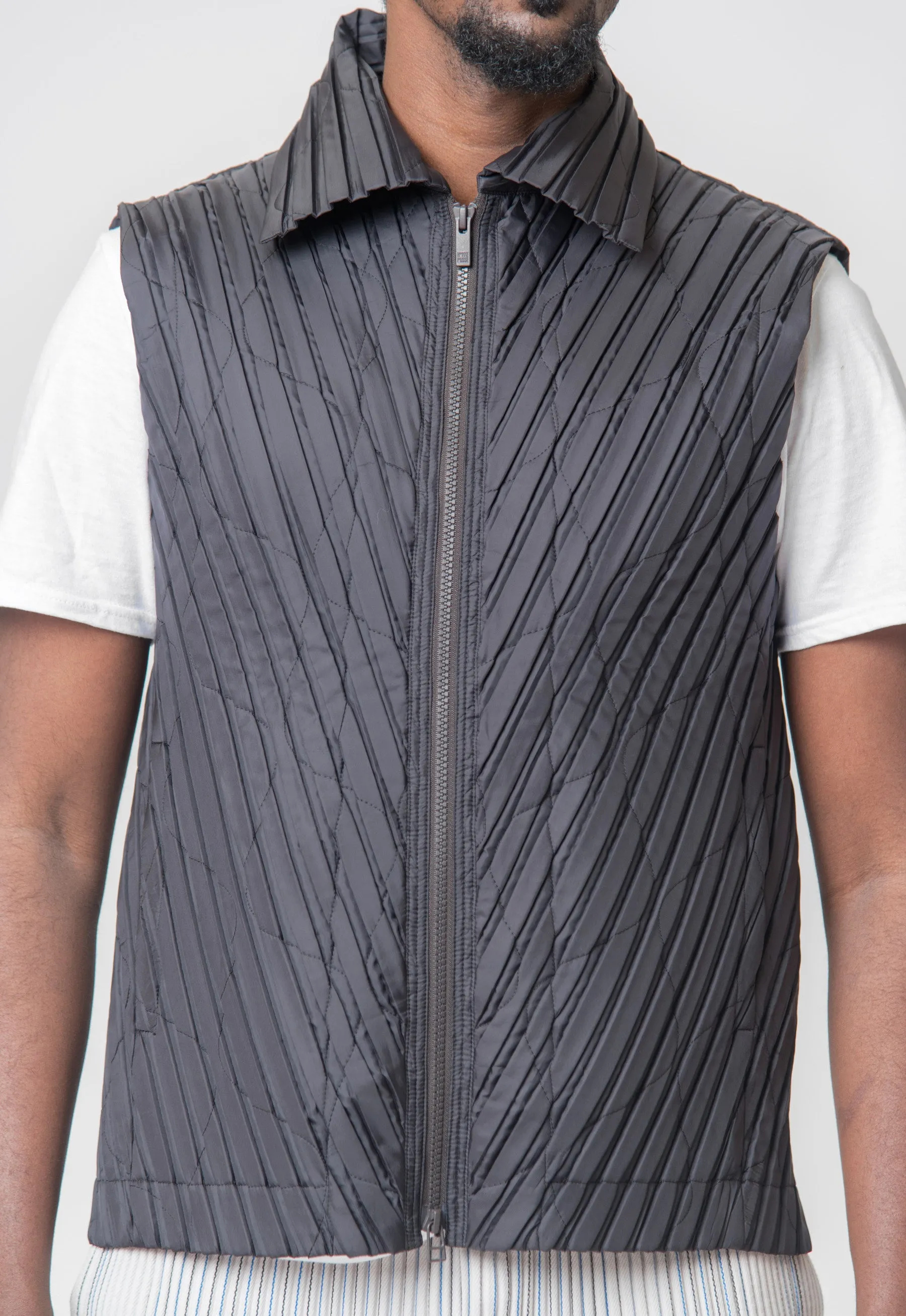 Padded Pleats Vest Brown FE319-44