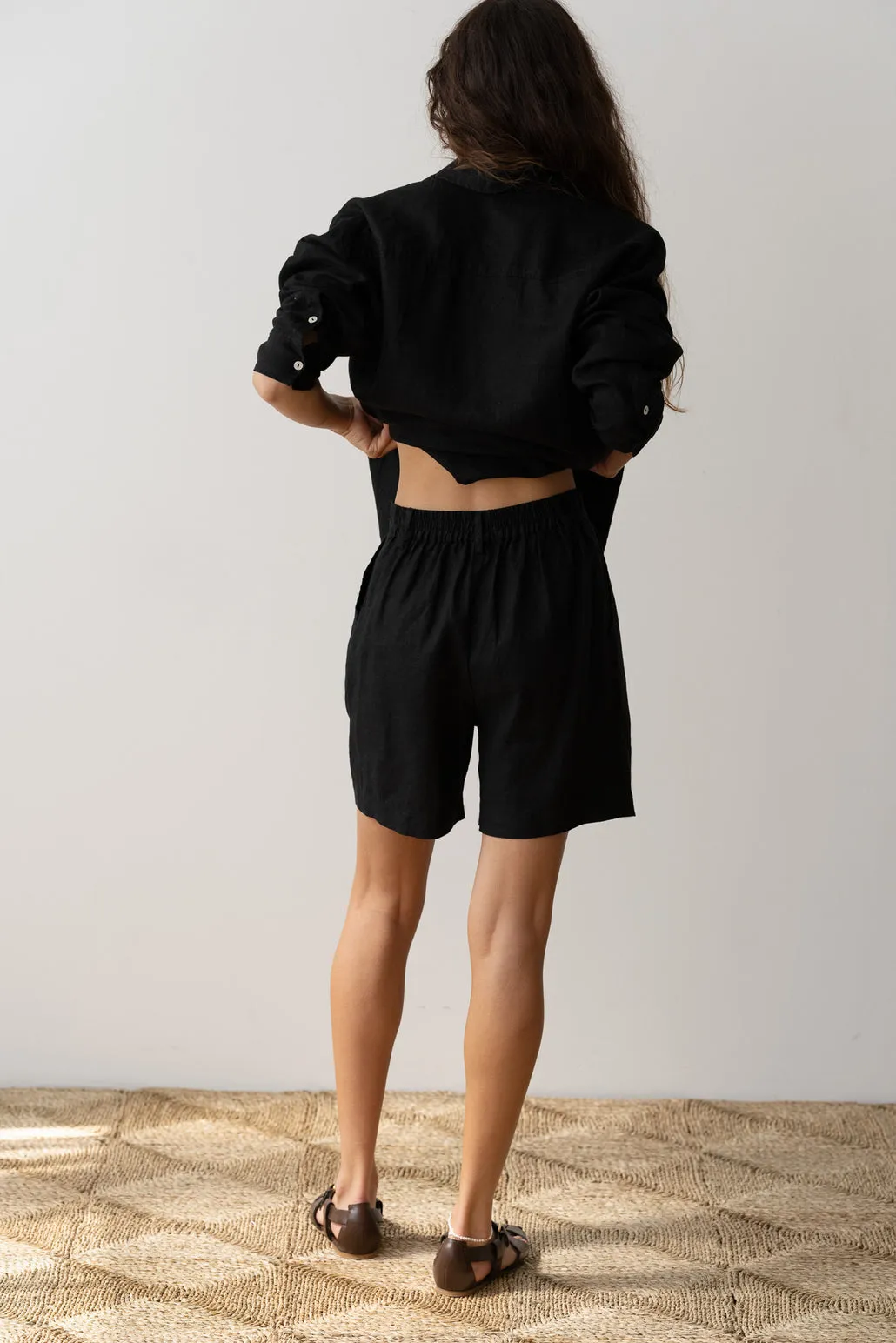 The Linen Pleated Short